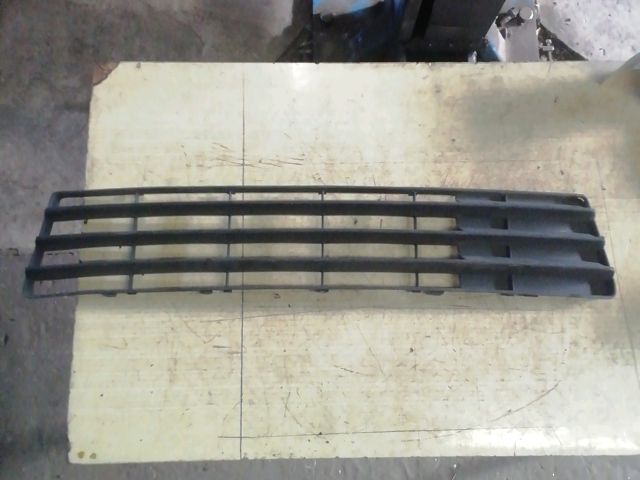 bontott SUZUKI SWIFT III Első Lökhárító Alsó (Műanyag)