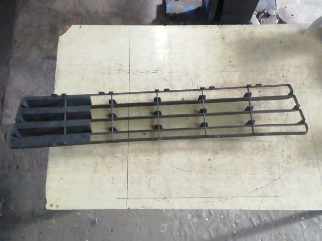 bontott SUZUKI SWIFT III Első Lökhárító Alsó (Műanyag)