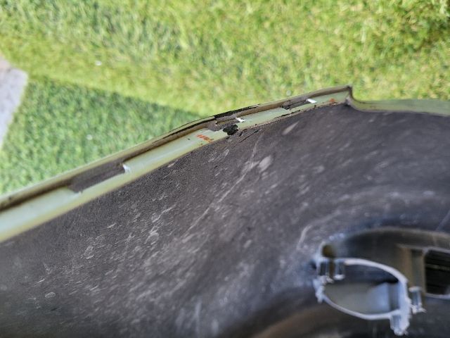 bontott SUZUKI SWIFT III Első Lökhárító (Részeivel)