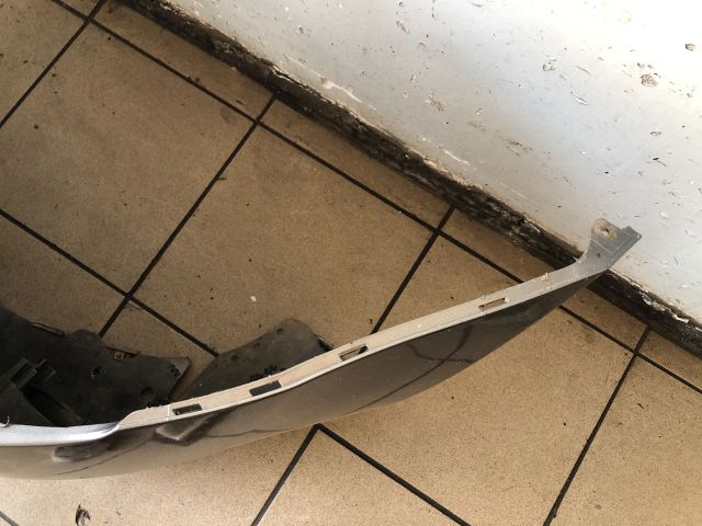 bontott SUZUKI SWIFT III Első Lökhárító (Részeivel)