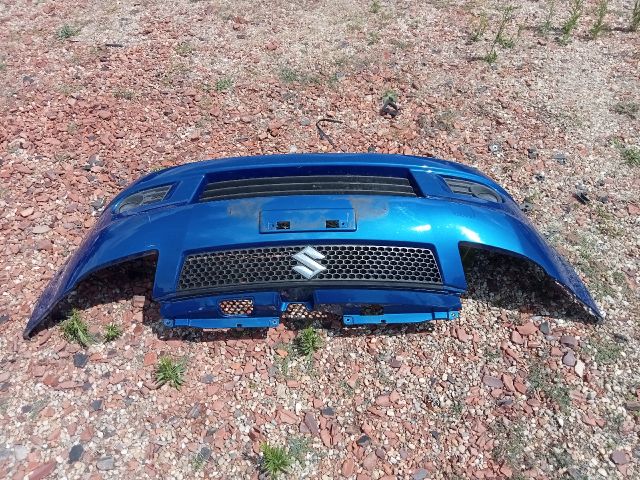 bontott SUZUKI SWIFT III Első Lökhárító (Részeivel)