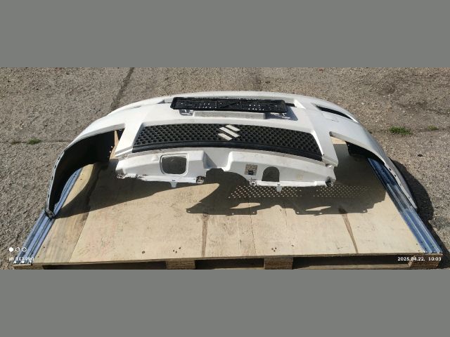 bontott SUZUKI SWIFT III Első Lökhárító (Részeivel)