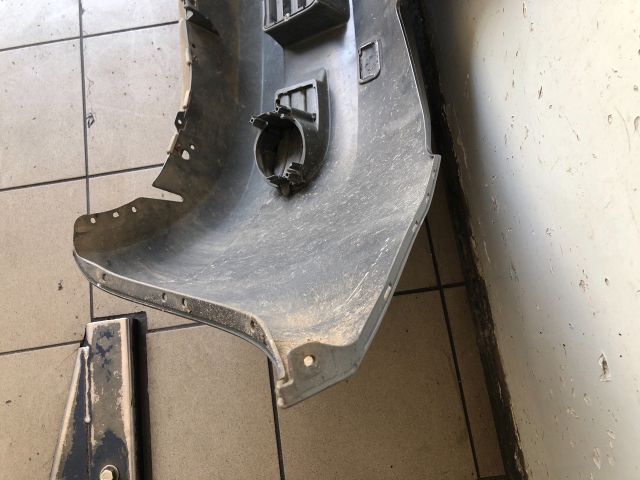 bontott SUZUKI SWIFT III Első Lökhárító (Részeivel)