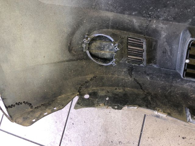 bontott SUZUKI SWIFT III Első Lökhárító (Részeivel)