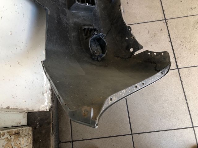 bontott SUZUKI SWIFT III Első Lökhárító (Részeivel)