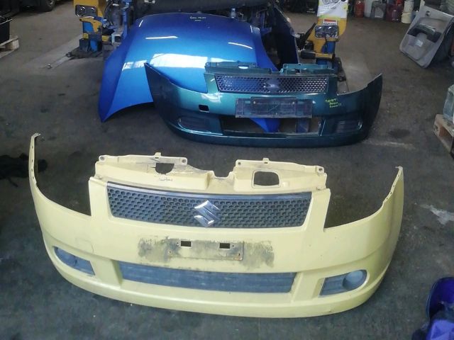 bontott SUZUKI SWIFT III Első Lökhárító (Részeivel)