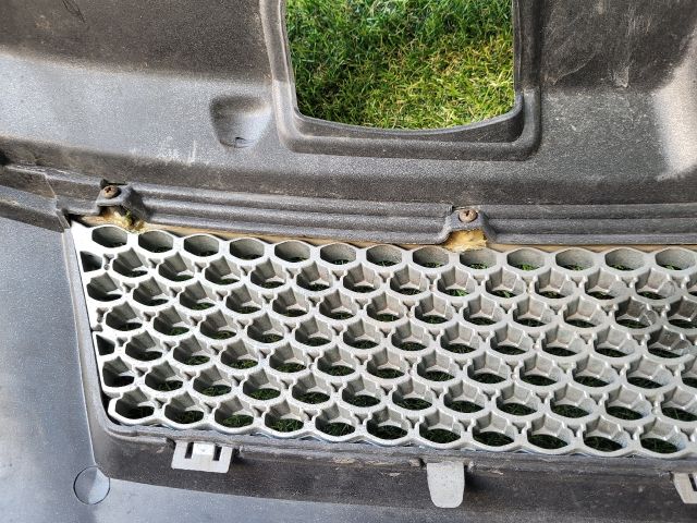 bontott SUZUKI SWIFT III Első Lökhárító (Részeivel)