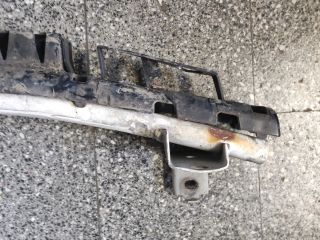 bontott SUZUKI SWIFT III Első Lökhárító Tartó Felső