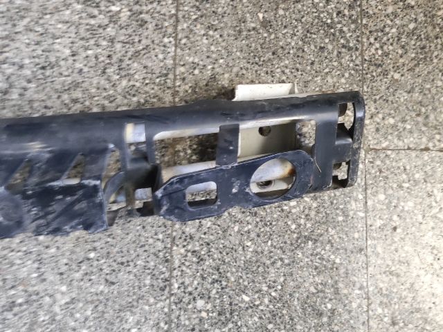 bontott SUZUKI SWIFT III Első Lökhárító Tartó Felső