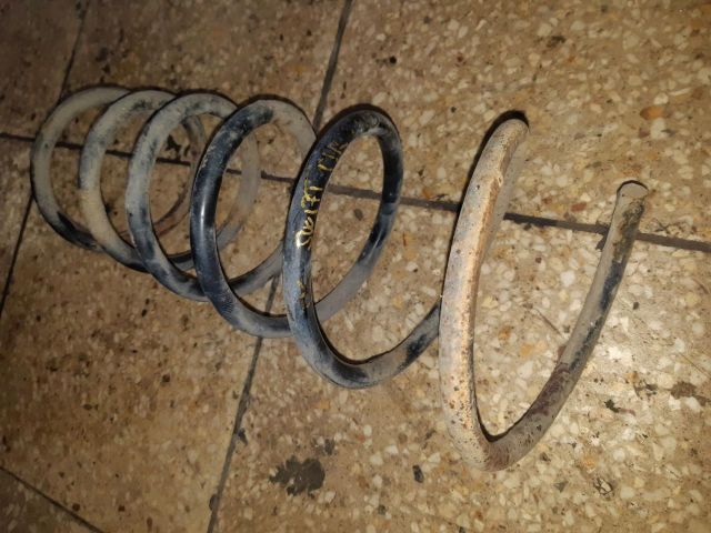 bontott SUZUKI SWIFT III Első Rugó