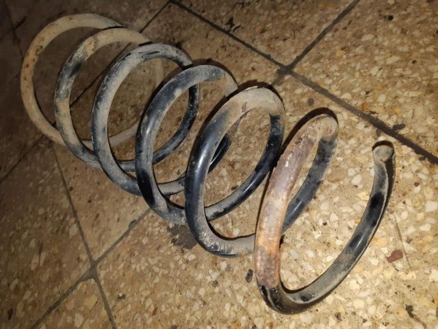 bontott SUZUKI SWIFT III Első Rugó