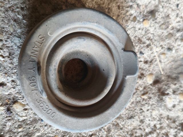 bontott SUZUKI SWIFT III Fényszóró Lámpabúra Fedél