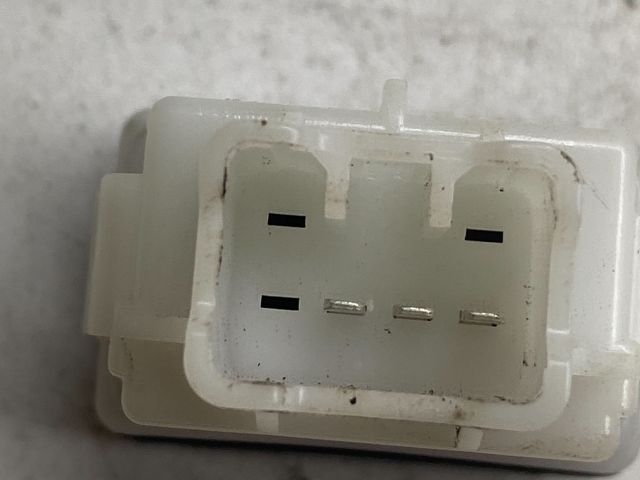 bontott SUZUKI SWIFT III Fényszórómagasság Állító Kapcsoló