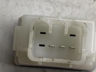 bontott SUZUKI SWIFT III Fényszórómagasság Állító Kapcsoló