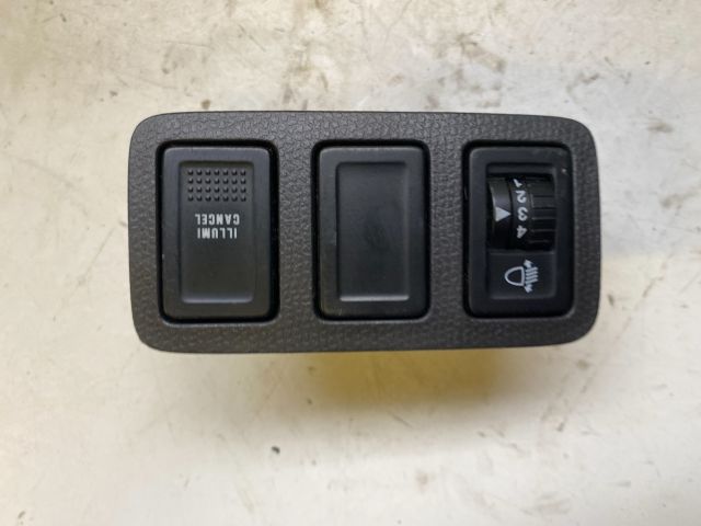 bontott SUZUKI SWIFT III Fényszórómagasság Állító Kapcsoló