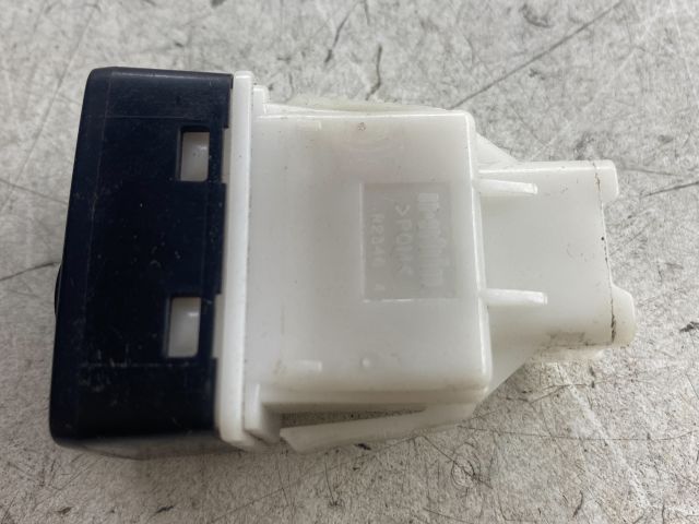 bontott SUZUKI SWIFT III Fényszórómagasság Állító Kapcsoló