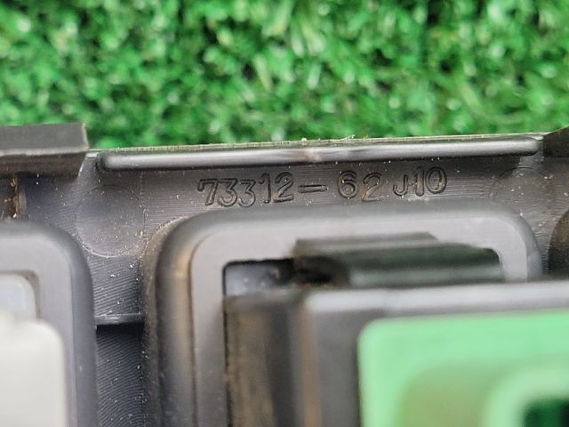 bontott SUZUKI SWIFT III Fényszórómagasság Állító Kapcsoló