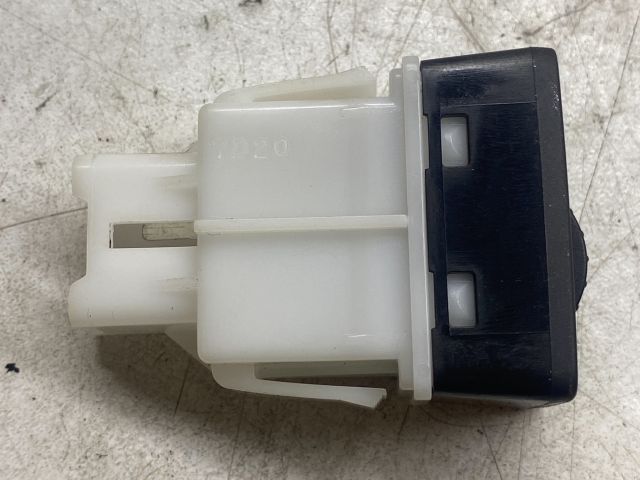 bontott SUZUKI SWIFT III Fényszórómagasság Állító Kapcsoló