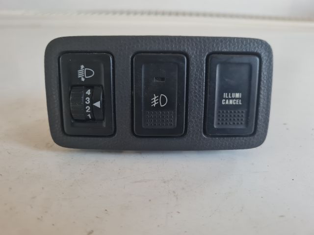 bontott SUZUKI SWIFT III Fényszórómagasság Állító Kapcsoló