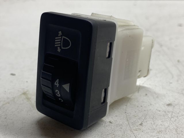 bontott SUZUKI SWIFT III Fényszórómagasság Állító Kapcsoló