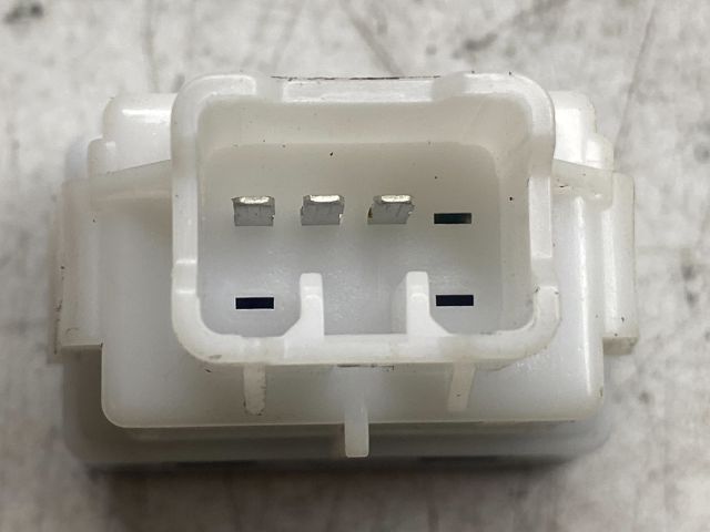 bontott SUZUKI SWIFT III Fényszórómagasság Állító Kapcsoló