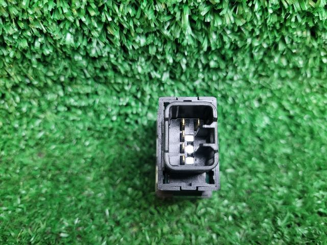 bontott SUZUKI SWIFT III Fényszórómagasság Állító Kapcsoló