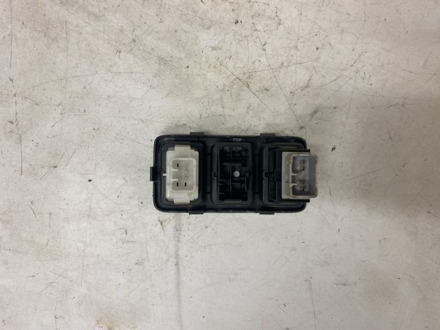 bontott SUZUKI SWIFT III Fényszórómagasság Állító Kapcsoló