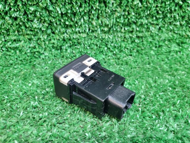 bontott SUZUKI SWIFT III Fényszórómagasság Állító Kapcsoló