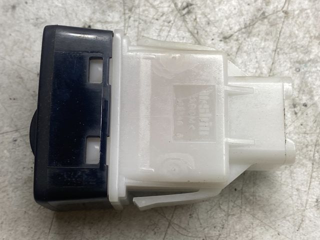 bontott SUZUKI SWIFT III Fényszórómagasság Állító Kapcsoló