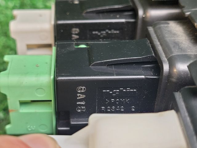 bontott SUZUKI SWIFT III Fényszórómagasság Állító Kapcsoló