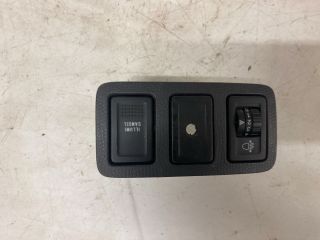 bontott SUZUKI SWIFT III Fényszórómagasság Állító Kapcsoló