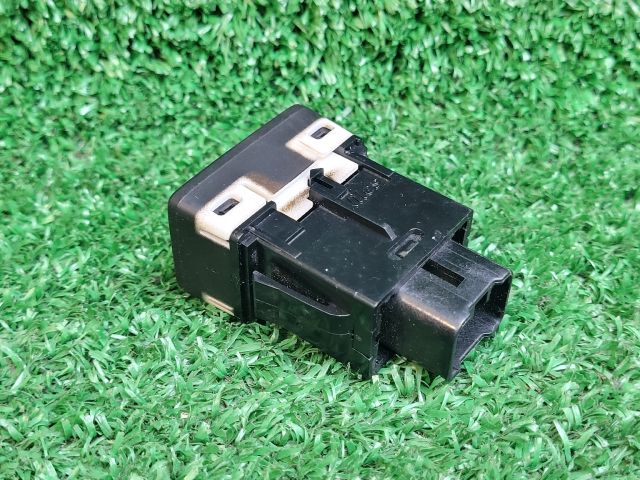 bontott SUZUKI SWIFT III Fényszórómagasság Állító Kapcsoló