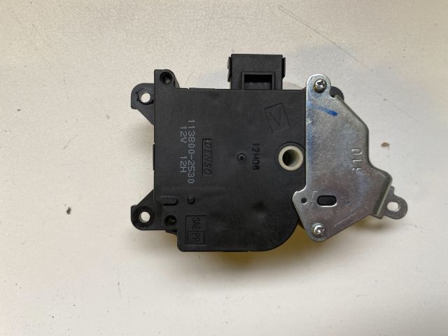 bontott SUZUKI SWIFT III Fűtés Állító Motor