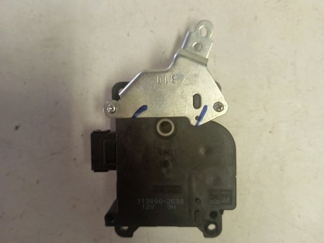 bontott SUZUKI SWIFT III Fűtés Állító Motor