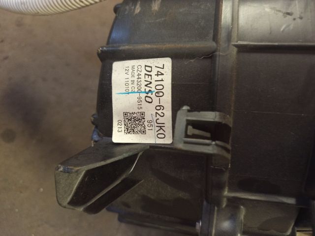 bontott SUZUKI SWIFT III Fűtés Box