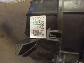 bontott SUZUKI SWIFT III Fűtés Box