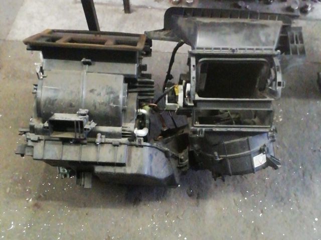 bontott SUZUKI SWIFT III Fűtés Box