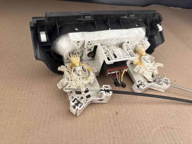 bontott SUZUKI SWIFT III Fűtéskapcsoló (manuális klímás)