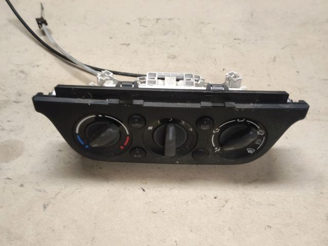 bontott SUZUKI SWIFT III Fűtéskapcsoló (manuális klímás)