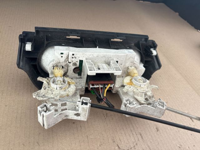 bontott SUZUKI SWIFT III Fűtéskapcsoló (manuális klímás)