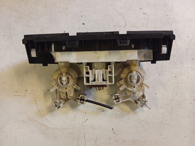 bontott SUZUKI SWIFT III Fűtéskapcsoló (manuális klímás)