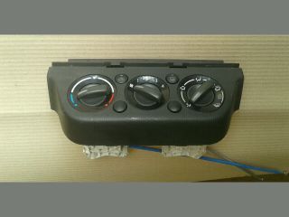 bontott SUZUKI SWIFT III Fűtéskapcsoló (Nem klímás)