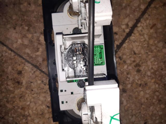 bontott SUZUKI SWIFT III Fűtéskapcsoló