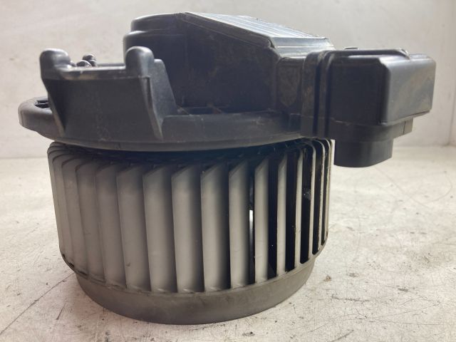 bontott SUZUKI SWIFT III Fűtőmotor (Klímás)