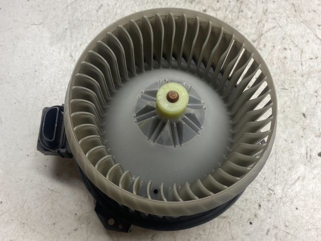 bontott SUZUKI SWIFT III Fűtőmotor (Klímás)