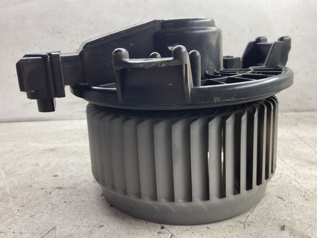 bontott SUZUKI SWIFT III Fűtőmotor (Klímás)