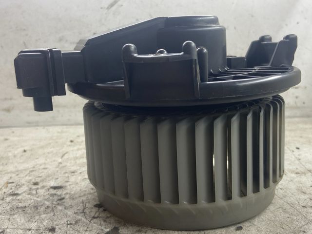 bontott SUZUKI SWIFT III Fűtőmotor (Klímás)