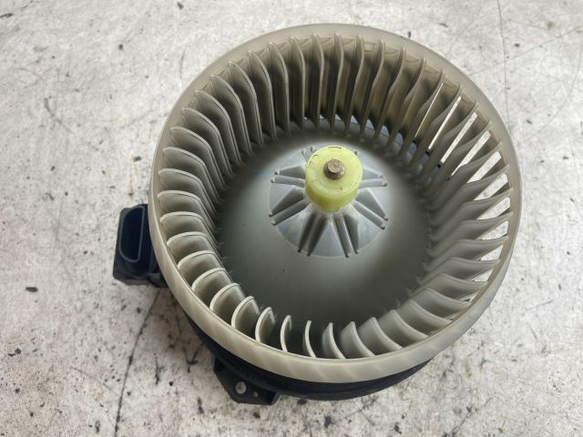 bontott SUZUKI SWIFT III Fűtőmotor (Klímás)