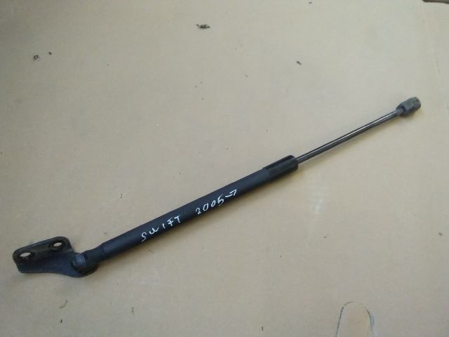 bontott SUZUKI SWIFT III Gázrugós Kitámasztó Teleszkóp Csomagtérajtó Bal