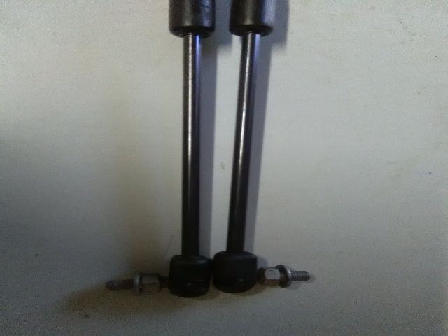 bontott SUZUKI SWIFT III Gázrugós Kitámasztó Teleszkóp Pár Csomagtérajtó